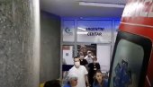 ДРАМАТИЧАН СНИМАК СА ЦЕТИЊА: Повређене у пуцњави довозе у болницу (ВИДЕО) ДРАМАТИЧАН СНИМАК СА ЦЕТИЊА: Повређене у пуцњави довозе у болницу (ВИДЕО)