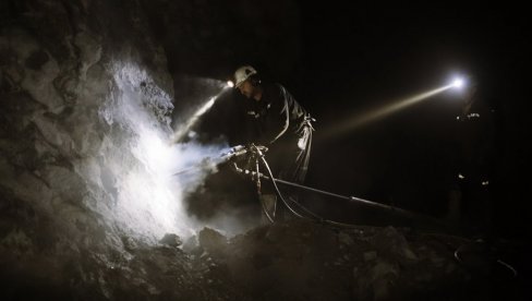 SEDAM OSOBA POGINULO U RUDNIKU UGLJA: Nekoliko zarobljeno pod zemljom, u toku akcija spasavanja SEDAM OSOBA POGINULO U RUDNIKU UGLJA: Nekoliko zarobljeno pod zemljom, u toku akcija spasavanja