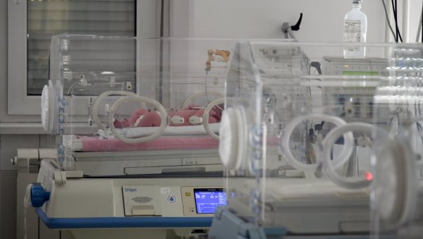 СПРОВЕДЕНА СУДСКА ОДЛУКА У НАЈБОЉЕМ ИНТЕРЕСУ ДЕТЕТА: Тешко болесна британска девојчица искључена са апарата за одржавање живота СПРОВЕДЕНА СУДСКА ОДЛУКА У НАЈБОЉЕМ ИНТЕРЕСУ ДЕТЕТА: Тешко болесна британска девојчица искључена са апарата за одржавање живота