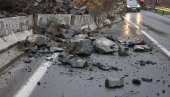 OPREZ KROZ KLISURU: Opasnost od odrona na Ibarskoj magistrali od Kraljeva do Ušća OPREZ KROZ KLISURU: Opasnost od odrona na Ibarskoj magistrali od Kraljeva do Ušća