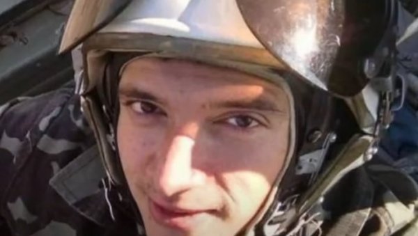 ПОГИНУО НАЈБОЉИ УКРАЈИНСКИ ПИЛОТ: Украјина има огромне губитке у борбеним дејствима (ВИДЕО) ПОГИНУО НАЈБОЉИ УКРАЈИНСКИ ПИЛОТ: Украјина има огромне губитке у борбеним дејствима (ВИДЕО)