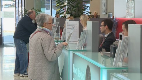 DOK JE VUČIĆ TU PENZIJE ĆE RASTI: Želim da čestitam penzionerima, od danas su penzije uvećane za 12,2 odsto