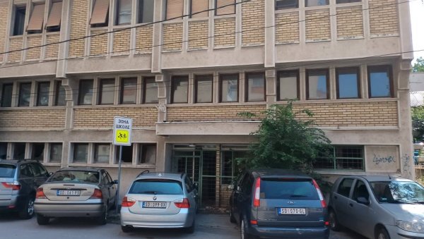 У НАПУШТЕНОЈ ЗГРАДИ ШТАМПАРИЈЕ У СМЕДЕРЕВУ ПРОНАЂЕН ЛЕШ У ФАЗИ РАСПАДАЊА У НАПУШТЕНОЈ ЗГРАДИ ШТАМПАРИЈЕ У СМЕДЕРЕВУ ПРОНАЂЕН ЛЕШ У ФАЗИ РАСПАДАЊА