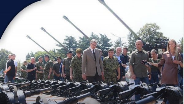 ЖИВЕЛА ВОЈСКА СРБИЈЕ Вучић: Ми се својим војницима и оружјем поносимо ЖИВЕЛА ВОЈСКА СРБИЈЕ Вучић: Ми се својим војницима и оружјем поносимо