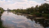 СЕРИЈАЛ НОВОСТИ (4):ПЛАЋАЈУ ЗА КАНАЛЕ КОЈЕ СЛАБО ЧИСТЕ - Пољопривредници у Србији траже да буду ослобођени таксе за одводњавање због суше