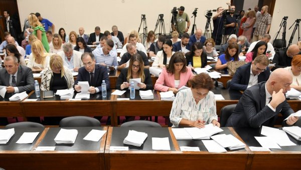 У КАСИ 43 МИЛИЈАРДЕ: Док се не конституише нова градска скупштина, на снази је Одлука о привременом финансирању У КАСИ 43 МИЛИЈАРДЕ: Док се не конституише нова градска скупштина, на снази је Одлука о привременом финансирању