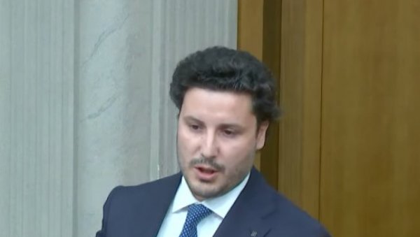 ТУЖИЛАШТВО ДА РЕАГУЈЕ ОКО ШАВНИКА: О инцидентима на гласању огласио се и Абазовић ТУЖИЛАШТВО ДА РЕАГУЈЕ ОКО ШАВНИКА: О инцидентима на гласању огласио се и Абазовић