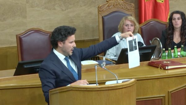 АБАЗОВИЋ ШОКИРАО ТВРДЊАМА: Убиства Душка Јовановића и Иве Пуканића повезана са шверцом цигарета АБАЗОВИЋ ШОКИРАО ТВРДЊАМА: Убиства Душка Јовановића и Иве Пуканића повезана са шверцом цигарета