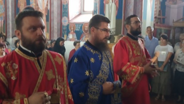 СЛАВА ЧУВЕНЕ ЦРКВЕ У ЈАДРУ: Из Липнице поруке владике Николаја (ФОТО) СЛАВА ЧУВЕНЕ ЦРКВЕ У ЈАДРУ: Из Липнице поруке владике Николаја (ФОТО)