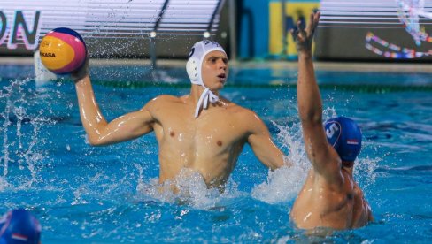 DELFINI SUTRA SA MAĐARIMA: Naši mladi vaterpolisti počinju odbranu zlata na SP U20 u Rumuniji DELFINI SUTRA SA MAĐARIMA: Naši mladi vaterpolisti počinju odbranu zlata na SP U20 u Rumuniji