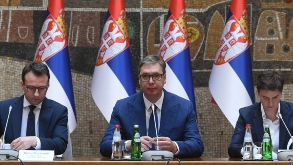 ЗАВРШЕН САСТАНАК У ПАЛАТИ СРБИЈА: Председник разговарао са представницима Срба са Косова и Метохије (ФОТО) ЗАВРШЕН САСТАНАК У ПАЛАТИ СРБИЈА: Председник разговарао са представницима Срба са Косова и Метохије (ФОТО)