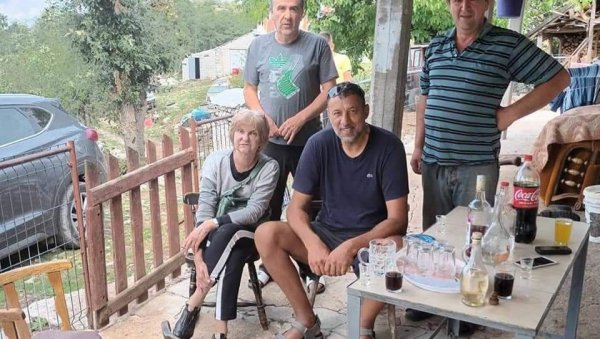 НИ У СНУ СЕ НИСАМ НАДА ДА ЋУ ВИЂЕТ ДИВЦА ВЛАДА: Легендарни кошаркаш на планини близу Никшића (ФОТО) НИ У СНУ СЕ НИСАМ НАДА ДА ЋУ ВИЂЕТ ДИВЦА ВЛАДА: Легендарни кошаркаш на планини близу Никшића (ФОТО)
