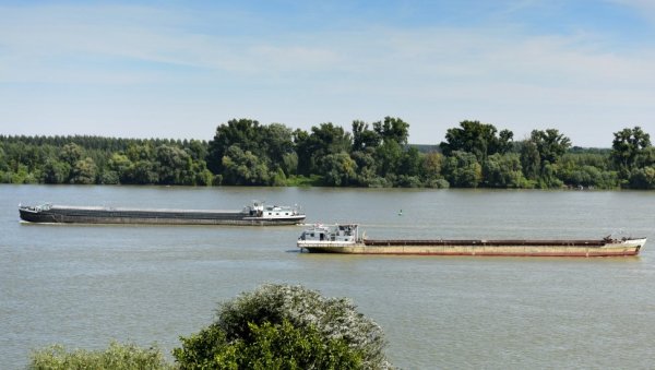 НАЈНОВИЈА ОДЛУКА СЕКТОРА ЗА ВАНРЕДНЕ СИТУАЦИЈЕ: Најављен повећан водотај Дунава, ево које су потенцијално угрожене тачке НАЈНОВИЈА ОДЛУКА СЕКТОРА ЗА ВАНРЕДНЕ СИТУАЦИЈЕ: Најављен повећан водотај Дунава, ево које су потенцијално угрожене тачке