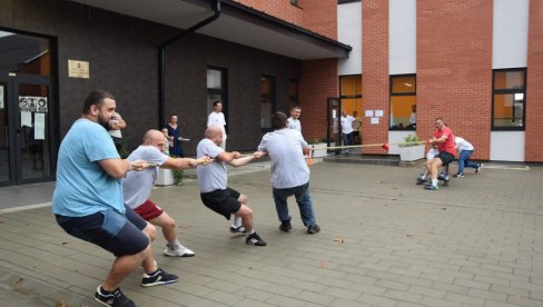 TAKMIČENJE U ZABORAVLJENIM SPORTSKIM DISCIPLINAMA: Miholjski susreti sela počeće u nedelju 13. avgusta TAKMIČENJE U ZABORAVLJENIM SPORTSKIM DISCIPLINAMA: Miholjski susreti sela počeće u nedelju 13. avgusta