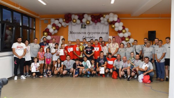 БАШ КАО НЕКАД НАШИ ПРЕЦИ: Михољски сусрети села одржани у Лапову БАШ КАО НЕКАД НАШИ ПРЕЦИ: Михољски сусрети села одржани у Лапову
