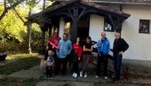 NA IZLETIŠTU POTOK PETI PUT STVARAJU SLIKARI IZ DANILOVGRADA: Udruženje Crnogoraca organizuje likovnu koloniju umetnika povezanih zavičajem