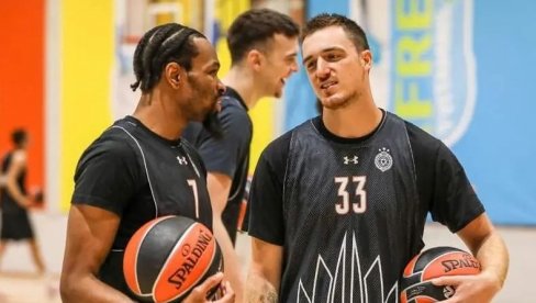 ANĐUŠIĆ ODGOVORIO KEMBI: Ovaj tvit je razbesneo navijače Zvezde (FOTO) ANĐUŠIĆ ODGOVORIO KEMBI: Ovaj tvit je razbesneo navijače Zvezde (FOTO)
