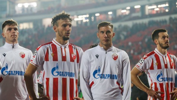 НЕСТВАРНО: Делије позвале играче Црвене звезде да дођу испред северне трибине после елиминације од Макабија и овако их дочекале (ВИДЕО) НЕСТВАРНО: Делије позвале играче Црвене звезде да дођу испред северне трибине после елиминације од Макабија и овако их дочекале (ВИДЕО)