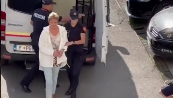 ПОЈАВИО СЕ СНИМАК ПРИВОЂЕЊА ВЕРИЦЕ МАРАШ: Директорка компаније Плантаже 13. јул сва у белом спроведена у СДТ на саслушање (ВИДЕО) ПОЈАВИО СЕ СНИМАК ПРИВОЂЕЊА ВЕРИЦЕ МАРАШ: Директорка компаније Плантаже 13. јул сва у белом спроведена у СДТ на саслушање (ВИДЕО)