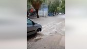 SARTI POD VODOM: Snimci snažnog nevremena koje je pogodilo Grčku (VIDEO) SARTI POD VODOM: Snimci snažnog nevremena koje je pogodilo Grčku (VIDEO)