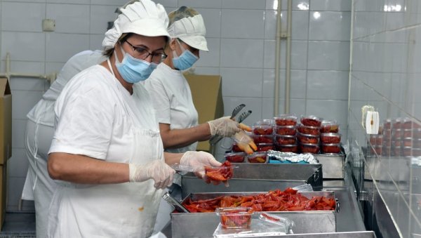 КУВАР ЗА 9 МЕСЕЦИ: Студентски центар организује бесплатну обуку за атрактивно занимање КУВАР ЗА 9 МЕСЕЦИ: Студентски центар организује бесплатну обуку за атрактивно занимање