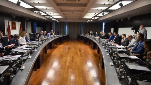 ПОТПИСАН КОАЛИЦИОНИ СПОРАЗУМ: Црна Гора добија нову владу ПОТПИСАН КОАЛИЦИОНИ СПОРАЗУМ: Црна Гора добија нову владу