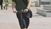 ПРАВИЛА ЗА ЕЛЕКТРИЧНЕ ТРОТИНЕТЕ КОЈА МАЛО КО ЗНА: Стручњаци посебан апел упутили роитељима