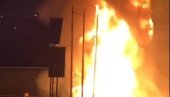 ВЕЛИКИ ПОЖАР НА УЛАЗУ У КРАГУЈЕВАЦ: Изгорео камион, ватрогасци на терену (ВИДЕО) ВЕЛИКИ ПОЖАР НА УЛАЗУ У КРАГУЈЕВАЦ: Изгорео камион, ватрогасци на терену (ВИДЕО)