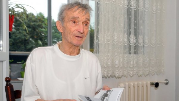 ПАРТИЗАН СЕ ОПРОСТИО ОД ШОЛЕТА: Последњи поздрав Милутину Шошкићу од вољеног клуба ПАРТИЗАН СЕ ОПРОСТИО ОД ШОЛЕТА: Последњи поздрав Милутину Шошкићу од вољеног клуба
