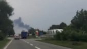 ПОЖАР У ЗЕМУНУ: Гори објекат у Живка Петровића, ватрогасци се боре с ватром ПОЖАР У ЗЕМУНУ: Гори објекат у Живка Петровића, ватрогасци се боре с ватром