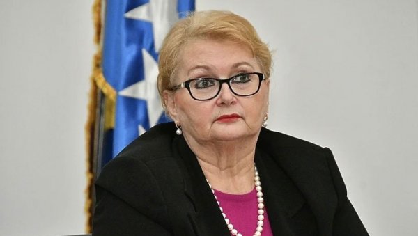 БИСЕРА ШМИТУ ИЗДАЛА ЛАЖНУ АКРЕДИТАЦИЈУ? Бањалука захтева истрагу око докумената високог представника у БиХ БИСЕРА ШМИТУ ИЗДАЛА ЛАЖНУ АКРЕДИТАЦИЈУ? Бањалука захтева истрагу око докумената високог представника у БиХ