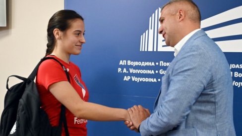 RAZVOJ SPORTA: Vlada AP Vojvodina donirala 90 miliona dinara RAZVOJ SPORTA: Vlada AP Vojvodina donirala 90 miliona dinara