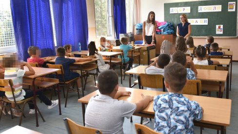PORED POVIŠICE ONI ĆE DOBITI I DODATAK NA PLATU: Evo koliko iznosi i ko na njega ima pravo PORED POVIŠICE ONI ĆE DOBITI I DODATAK NA PLATU: Evo koliko iznosi i ko na njega ima pravo