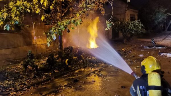 ДВА ПОЖАРА ЗА ДВА САТА: Две особе изгубиле живот ДВА ПОЖАРА ЗА ДВА САТА: Две особе изгубиле живот