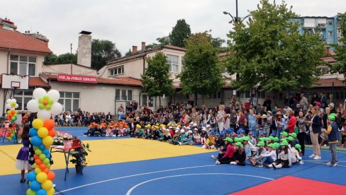 UMESTO RASPOREDA ČASOVA, RAZGOVOR O PRAVIM VREDNOSTIMA: Prvi časovi, na početku školske godine, biće drugačiji nego ranije UMESTO RASPOREDA ČASOVA, RAZGOVOR O PRAVIM VREDNOSTIMA: Prvi časovi, na početku školske godine, biće drugačiji nego ranije