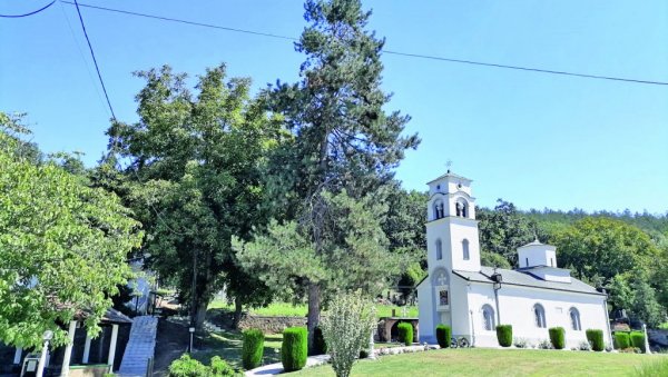 У ОРАШЈУ СВЕТКУЈУ ПОМИРЕЊЕ: У селу код Варварина у част важног историјског догађаја из 1311. године, мештани организују велики Народни сабор У ОРАШЈУ СВЕТКУЈУ ПОМИРЕЊЕ: У селу код Варварина у част важног историјског догађаја из 1311. године, мештани организују велики Народни сабор