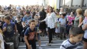 УПИС ОД ПОНЕДЕЉКА, 3. АПРИЛА: У београдске школе стиже 16.000 малих ђака УПИС ОД ПОНЕДЕЉКА, 3. АПРИЛА: У београдске школе стиже 16.000 малих ђака