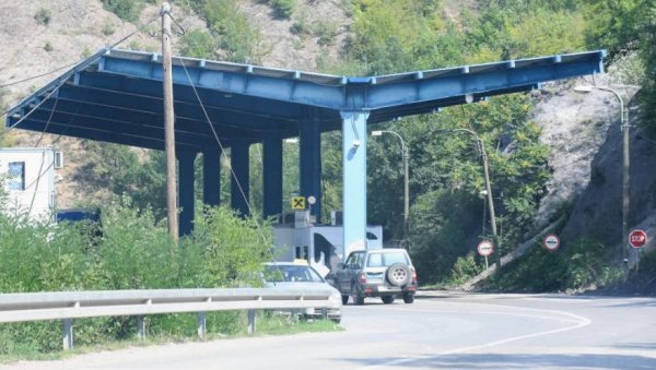 КУРТИ ГОМИЛА СПЕЦИЈАЛЦЕ НА СЕВЕРУ КОСМЕТА: Новости у Косовској Митровици и на административним прелазима уочи увођења РКС таблица КУРТИ ГОМИЛА СПЕЦИЈАЛЦЕ НА СЕВЕРУ КОСМЕТА: Новости у Косовској Митровици и на административним прелазима уочи увођења РКС таблица