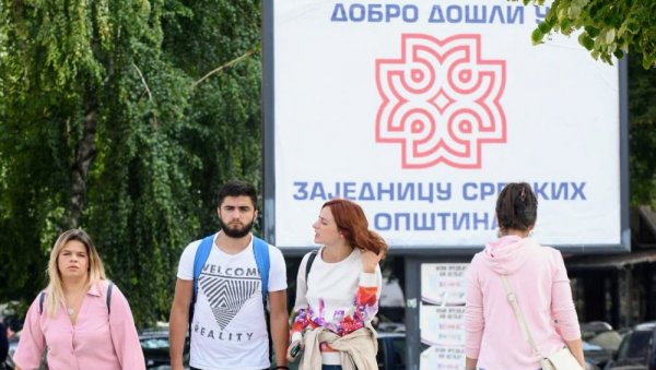 СРБИ СА СЕВЕРА У ПОДНЕ У ЗВЕЧАНУ: Разматраће се предлог напуштања свих институција у јужној покрајини СРБИ СА СЕВЕРА У ПОДНЕ У ЗВЕЧАНУ: Разматраће се предлог напуштања свих институција у јужној покрајини