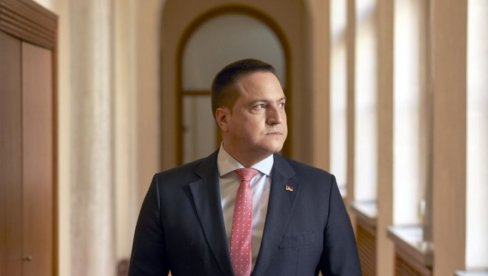 ЛАНЕ ДИПЛОМИРАЛО 39.956 СТУДЕНАТА: Ружић у скупштинском Одбору за образовање ЛАНЕ ДИПЛОМИРАЛО 39.956 СТУДЕНАТА: Ружић у скупштинском Одбору за образовање