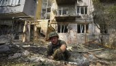 РАТ У УКРАЈИНИ: Украјинци „екскалибурима“ гађали мост у Херсону; Доњецк поново мета украјинске артиљерије РАТ У УКРАЈИНИ: Украјинци „екскалибурима“ гађали мост у Херсону; Доњецк поново мета украјинске артиљерије