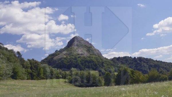 ОСТРВИЦА САЧУВАЛА ГРБ ВИТЕЗА ЖАРКА: На Руднику, где су стручњаци дошли до сензационалних открића из Лазаревог времена ОСТРВИЦА САЧУВАЛА ГРБ ВИТЕЗА ЖАРКА: На Руднику, где су стручњаци дошли до сензационалних открића из Лазаревог времена