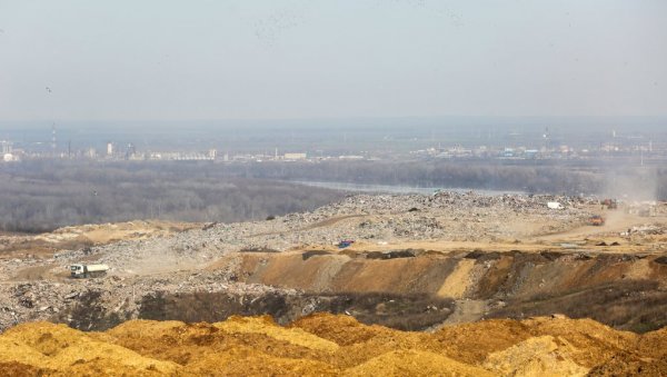 ГРЕЈАЊЕ НА ОТПАД ОД ИДУЋЕ ЈЕСЕНИ? Систем производње енергије од комуналног смећа биће тек наредне године ГРЕЈАЊЕ НА ОТПАД ОД ИДУЋЕ ЈЕСЕНИ? Систем производње енергије од комуналног смећа биће тек наредне године