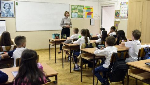 POČETAK ŠKOLE POSVEĆEN OSEĆANJIMA DECE: Ministarka Đukić Dejanović najavila novu školsku godinu POČETAK ŠKOLE POSVEĆEN OSEĆANJIMA DECE: Ministarka Đukić Dejanović najavila novu školsku godinu