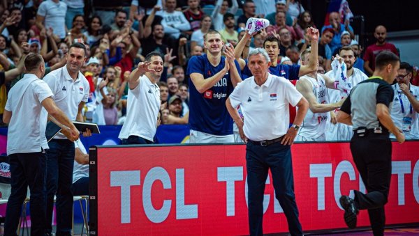 МИ ИМАМО ЕНТУЗИЈАЗАМ! Пешић пред Финску: Сви шутирају за три поена, тешко их је бранити МИ ИМАМО ЕНТУЗИЈАЗАМ! Пешић пред Финску: Сви шутирају за три поена, тешко их је бранити