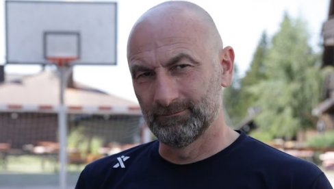 RAHMETLI OCA NE BIH MOLIO... Rasulo u komšiluku kakvo košarka ne pamti