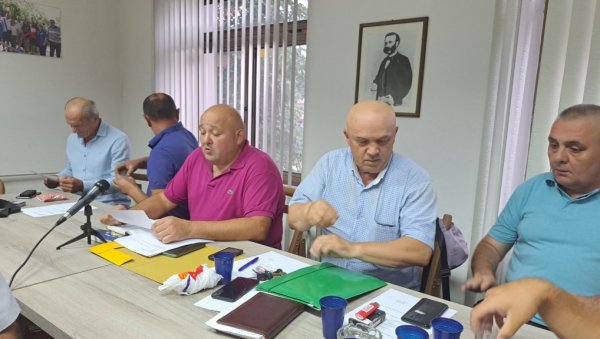 ГУСЛАМА ПРОТИВ ПОДЕЛА: Скупштина Савеза гуслара Црне Горе у Никшићу ГУСЛАМА ПРОТИВ ПОДЕЛА: Скупштина Савеза гуслара Црне Горе у Никшићу
