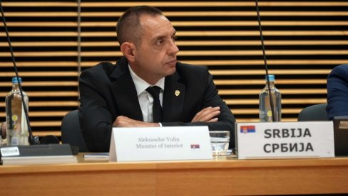 VULIN IDE U GRČKU: Dvodnevna zvanična poseta na poziv ministra za zaštitu građana te zemlje VULIN IDE U GRČKU: Dvodnevna zvanična poseta na poziv ministra za zaštitu građana te zemlje