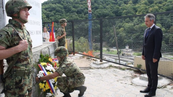 СЕЋАЊЕ НА ХРАБРОСТ И ЖРТВЕ ПРЕДАКА: Врањска Бања слави 78. годишњицу слободе СЕЋАЊЕ НА ХРАБРОСТ И ЖРТВЕ ПРЕДАКА: Врањска Бања слави 78. годишњицу слободе