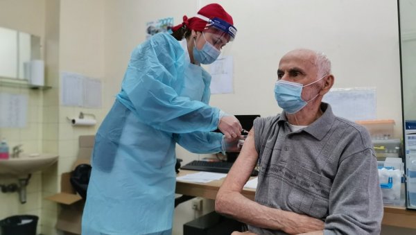СВЕ ДОК НЕМА НОВИХ ВАКЦИНА, ДОБРЕ И СТАРЕ: Светски признати имунолог Јанко Николић Жугић за Новости о имунизацији против короне СВЕ ДОК НЕМА НОВИХ ВАКЦИНА, ДОБРЕ И СТАРЕ: Светски признати имунолог Јанко Николић Жугић за Новости о имунизацији против короне